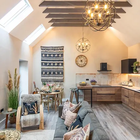 Rachel'S Farm Luxury Escapes With Hots Tubs Villa Buchlyvie Room photo