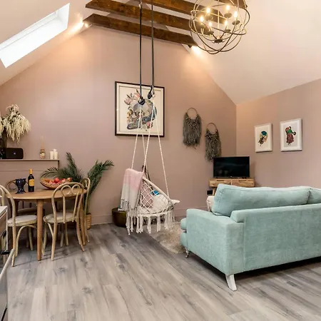 Rachel'S Farm Luxury Escapes With Hots Tubs Villa Buchlyvie Room photo