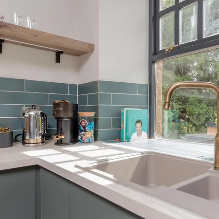 Rachel'S Farm Luxury Escapes With Hots Tubs Villa Buchlyvie Room photo