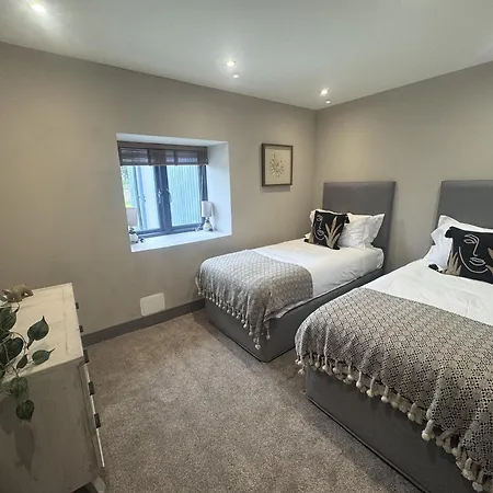 Rachel'S Farm Luxury Escapes With Hots Tubs Villa Buchlyvie Room photo