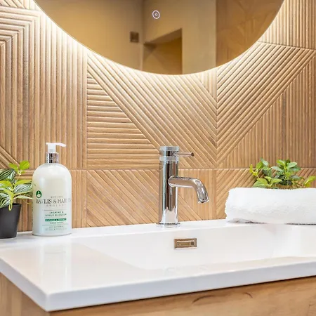 Rachel'S Farm Luxury Escapes With Hots Tubs Villa Buchlyvie Room photo